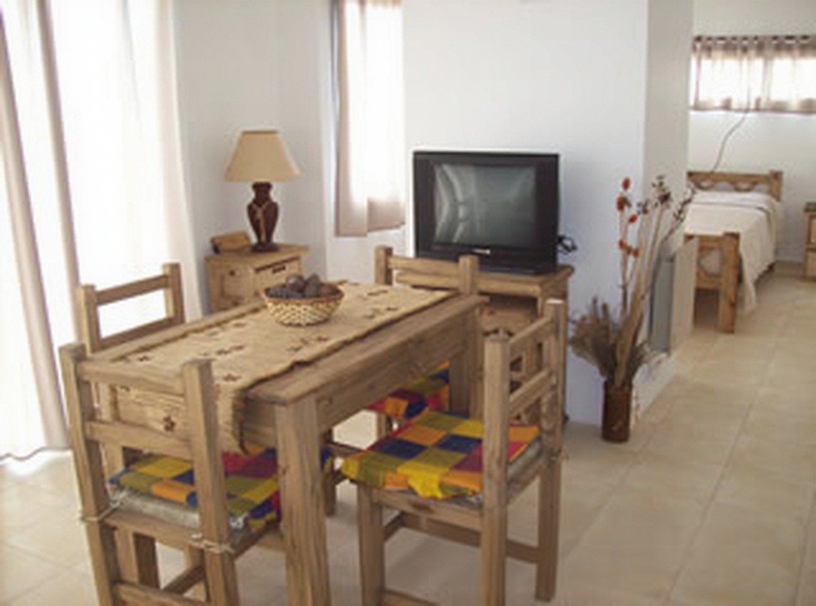 Departamento con cochera y parrilla en San Clemente del Tuyú miniatura 4