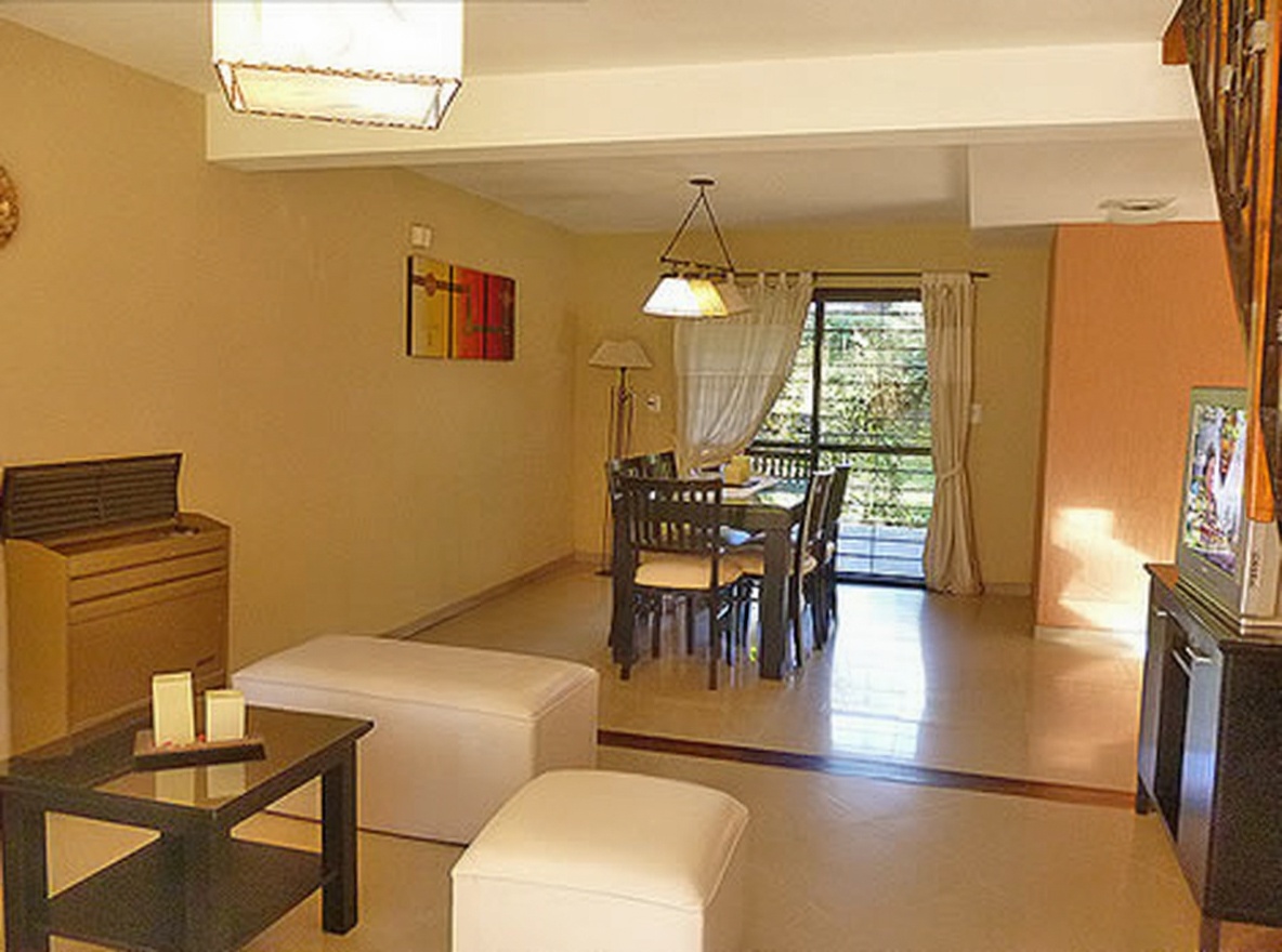 Chalet de 3 dormitorios en Costa del Este miniatura 2