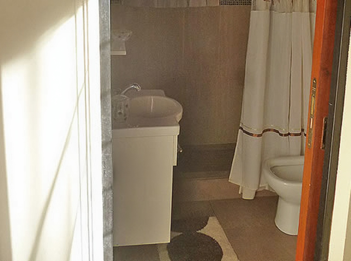 Chalet de 3 dormitorios en Costa del Este miniatura 6