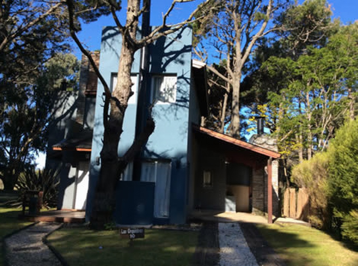 Chalet con cochera en Costa del Este