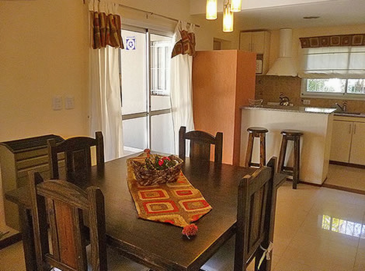 Chalet con cochera en Costa del Este miniatura 6