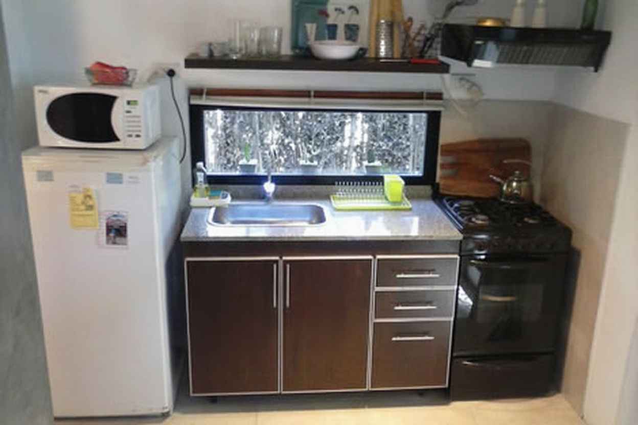 Monoambiente con patio y parrilla a 200 metros del mar en Costa del Este miniatura 5