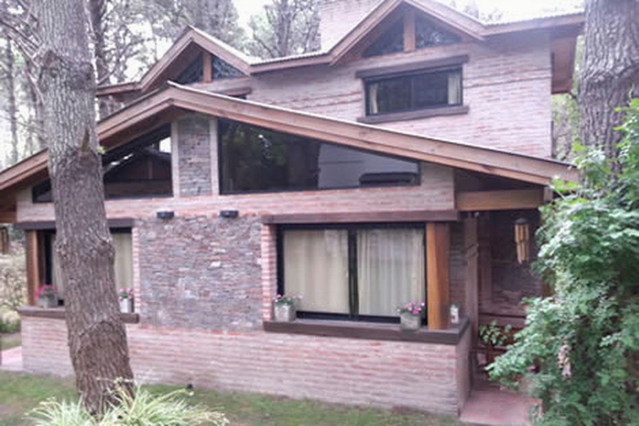 Cabañas con cochera a 150 metros del mar en Costa del Este