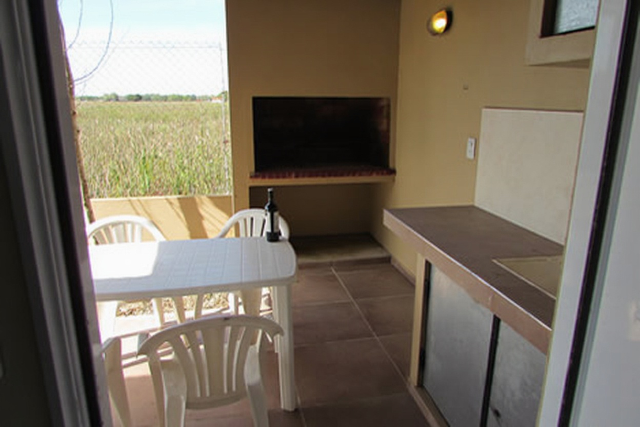 Cabaña con cochera en Mar del Tuyú miniatura 8