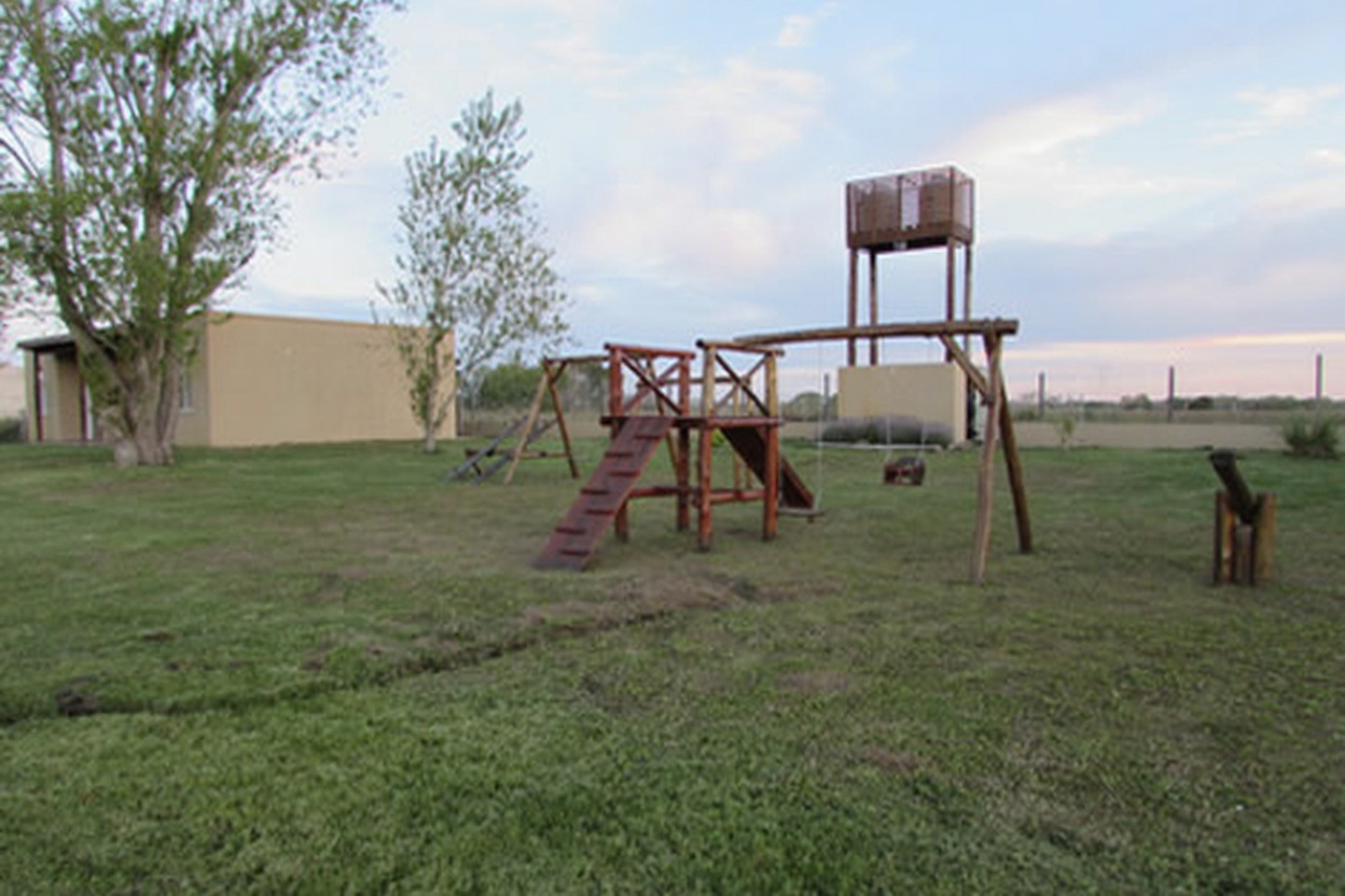 Cabaña con cochera en Mar del Tuyú miniatura 9