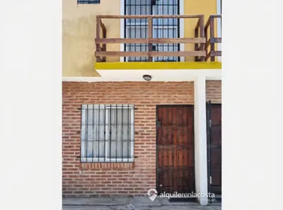Tríplex con patio y parrilla a 300 metros del mar en Mar del Tuyú