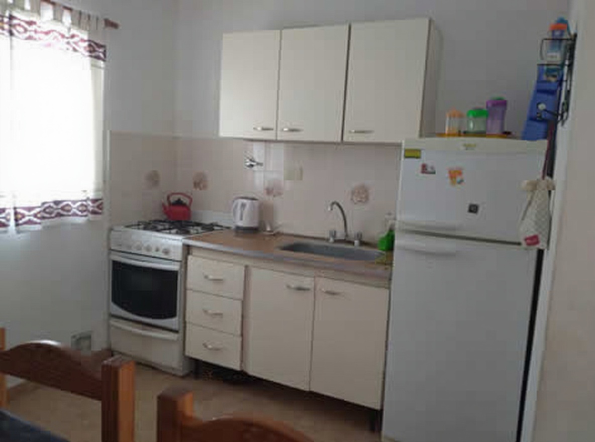 Tríplex con patio y parrilla a 300 metros del mar en Mar del Tuyú miniatura 4