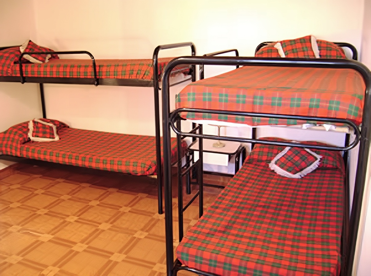 Tríplex con parque y parrilla a 180 metros del mar en San Clemente del Tuyú miniatura 6