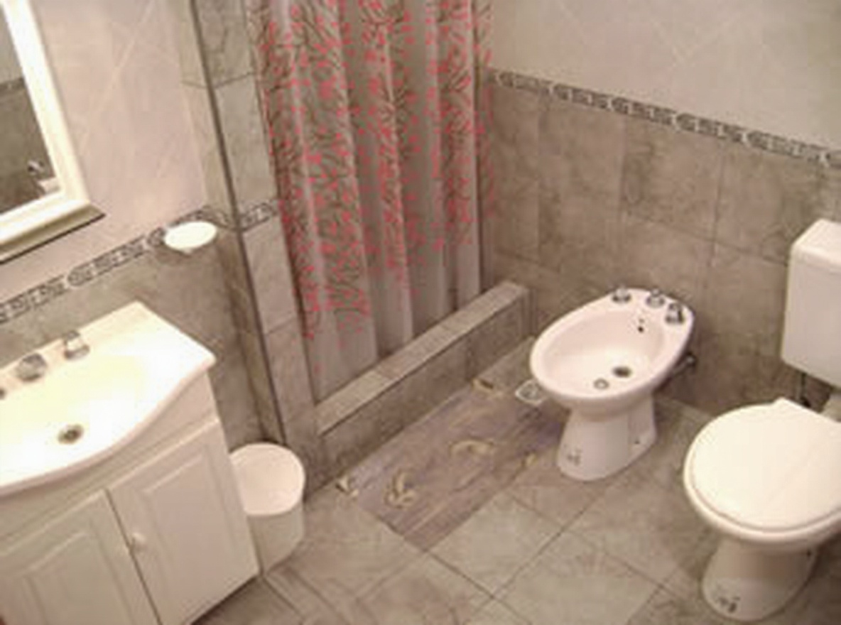 Tríplex con parque y parrilla a 180 metros del mar en San Clemente del Tuyú miniatura 7