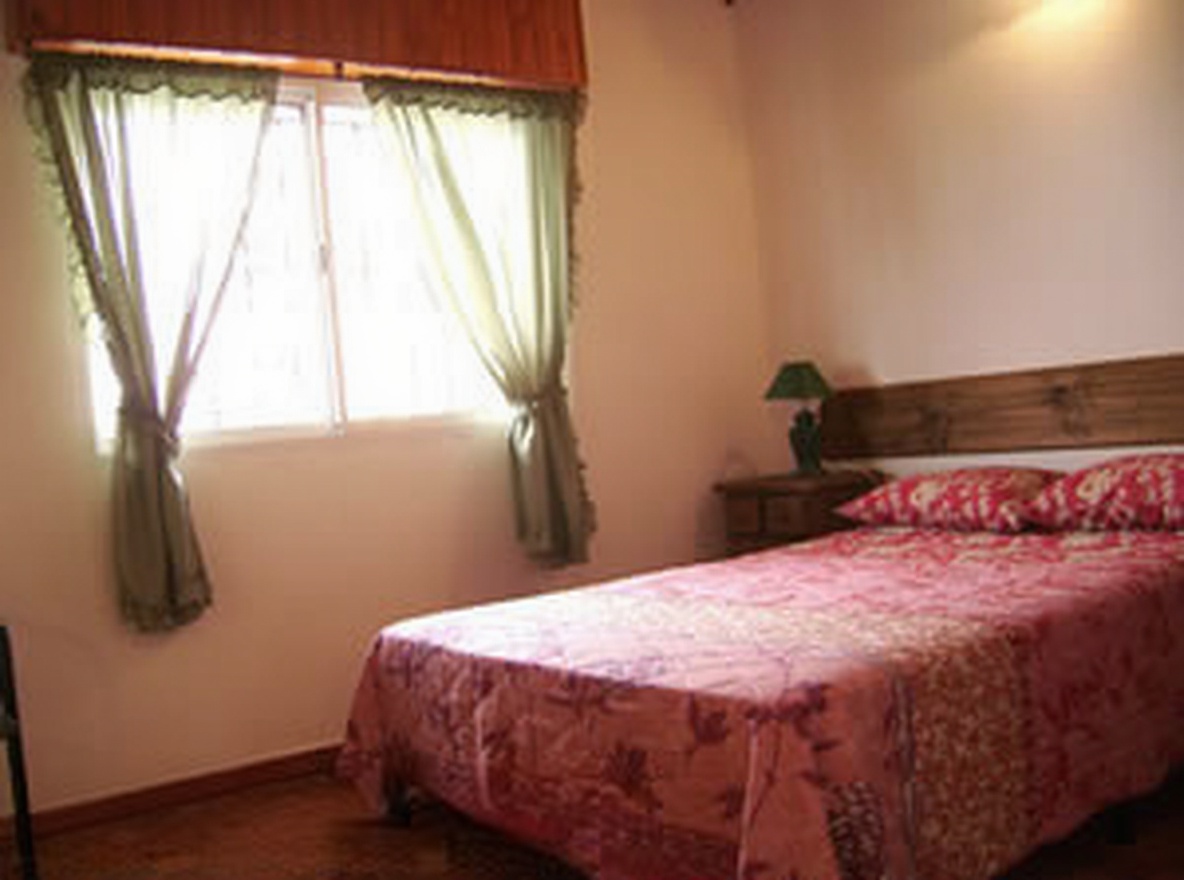 Tríplex con parque y parrilla a 180 metros del mar en San Clemente del Tuyú miniatura 10