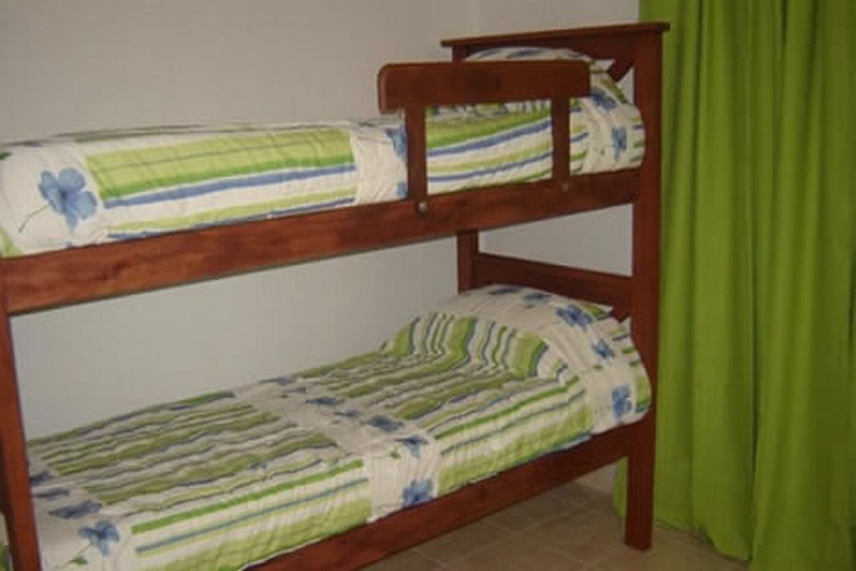 Tríplex con patio y parrilla a 2 cuadras del mar en Las Toninas miniatura 6