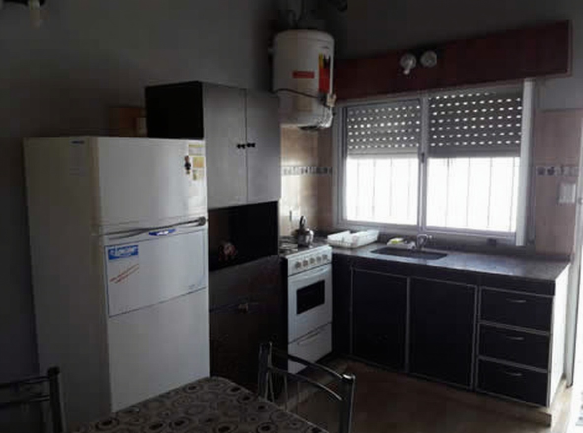 Tríplex con cochera y parrilla en Santa Teresita miniatura 2