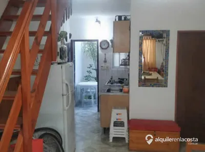 Tríplex con parrilla a 120 metros del mar en Mar del Tuyú foto 3