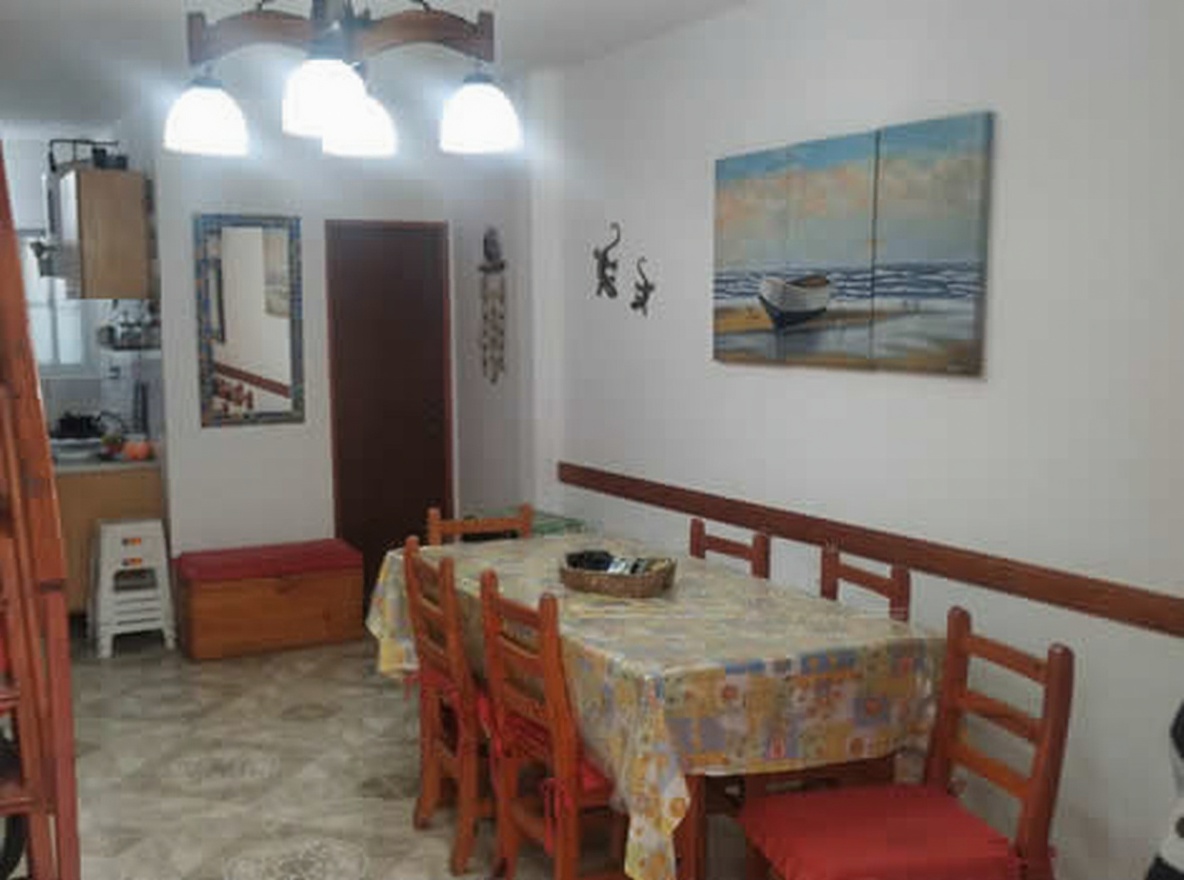 Tríplex con parrilla a 120 metros del mar en Mar del Tuyú miniatura 4