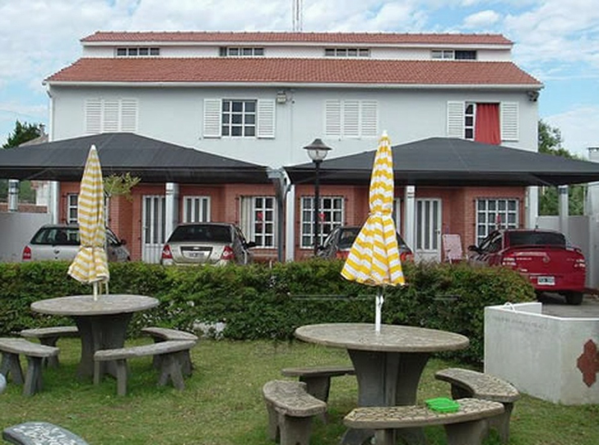 Tríplex con parque y parrilla a 200 metros del mar en Mar del Tuyú