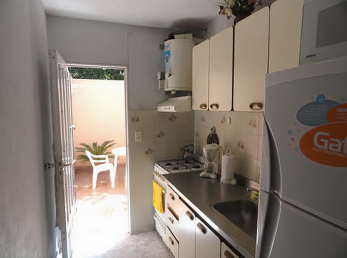 Tríplex con parque y parrilla a 200 metros del mar en Mar del Tuyú miniatura 8