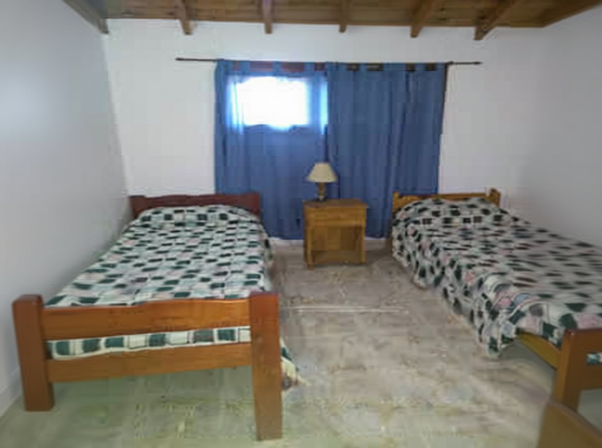 Triplex en Costa Azul con 2 baños y cocina comedor miniatura 6