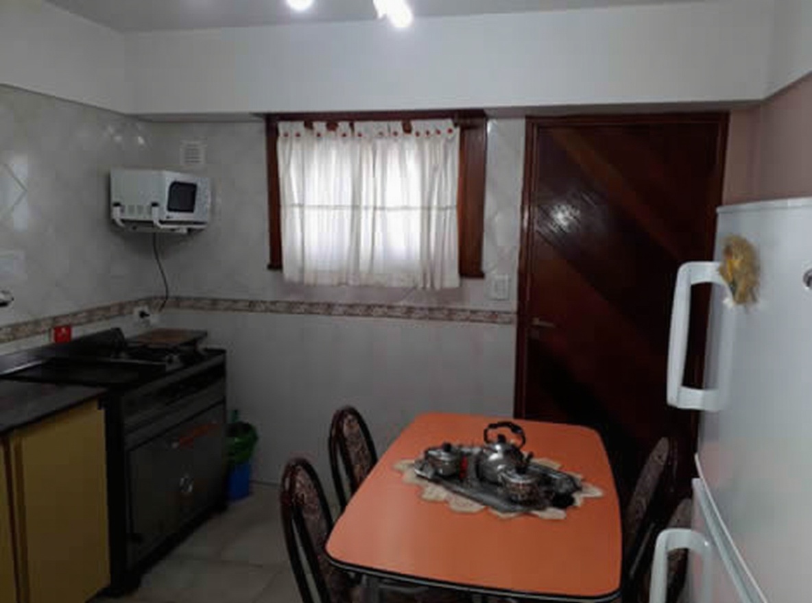 Tríplex con patio y parrilla en Mar del Tuyú miniatura 3