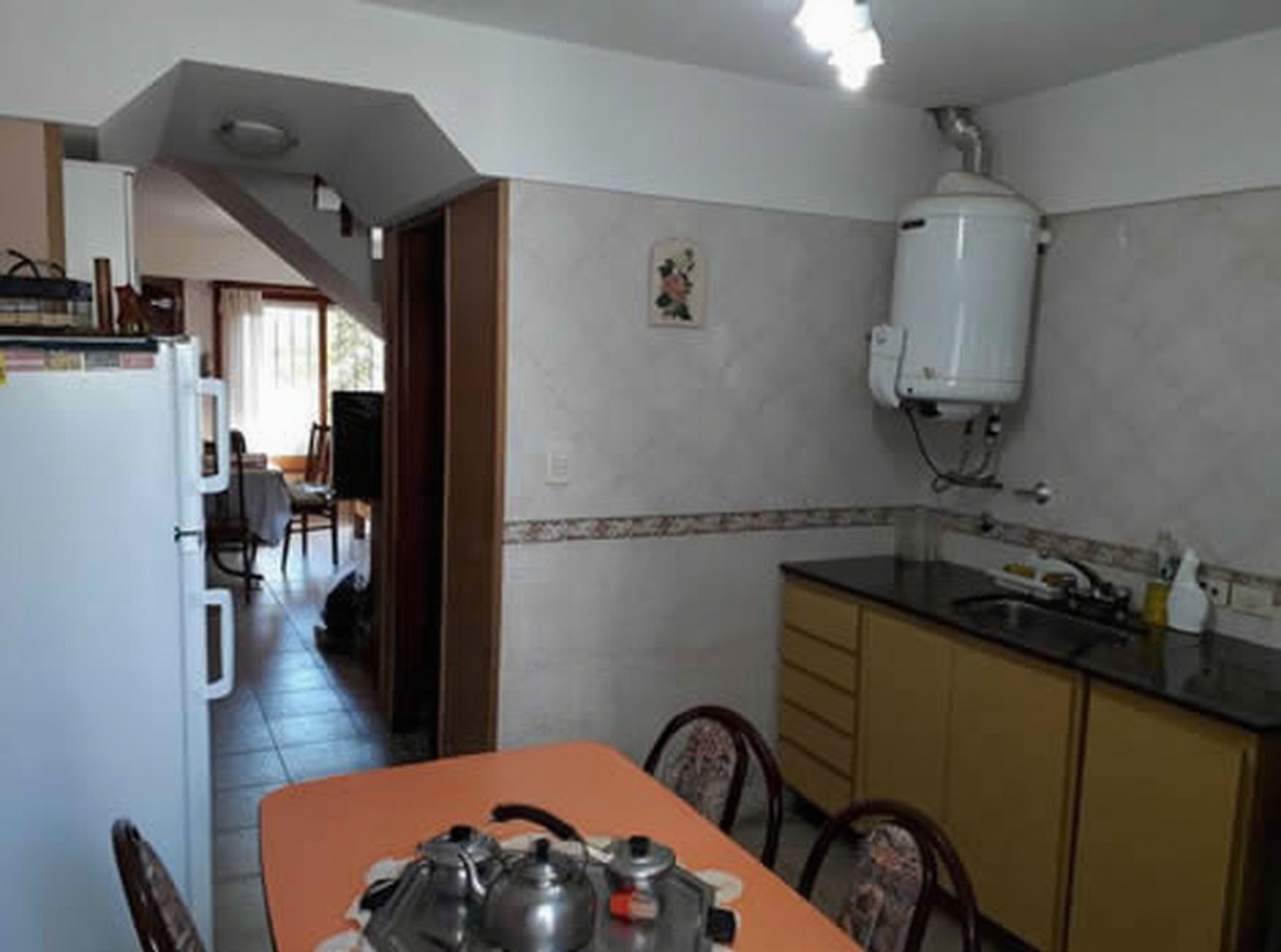 Tríplex con patio y parrilla en Mar del Tuyú miniatura 4