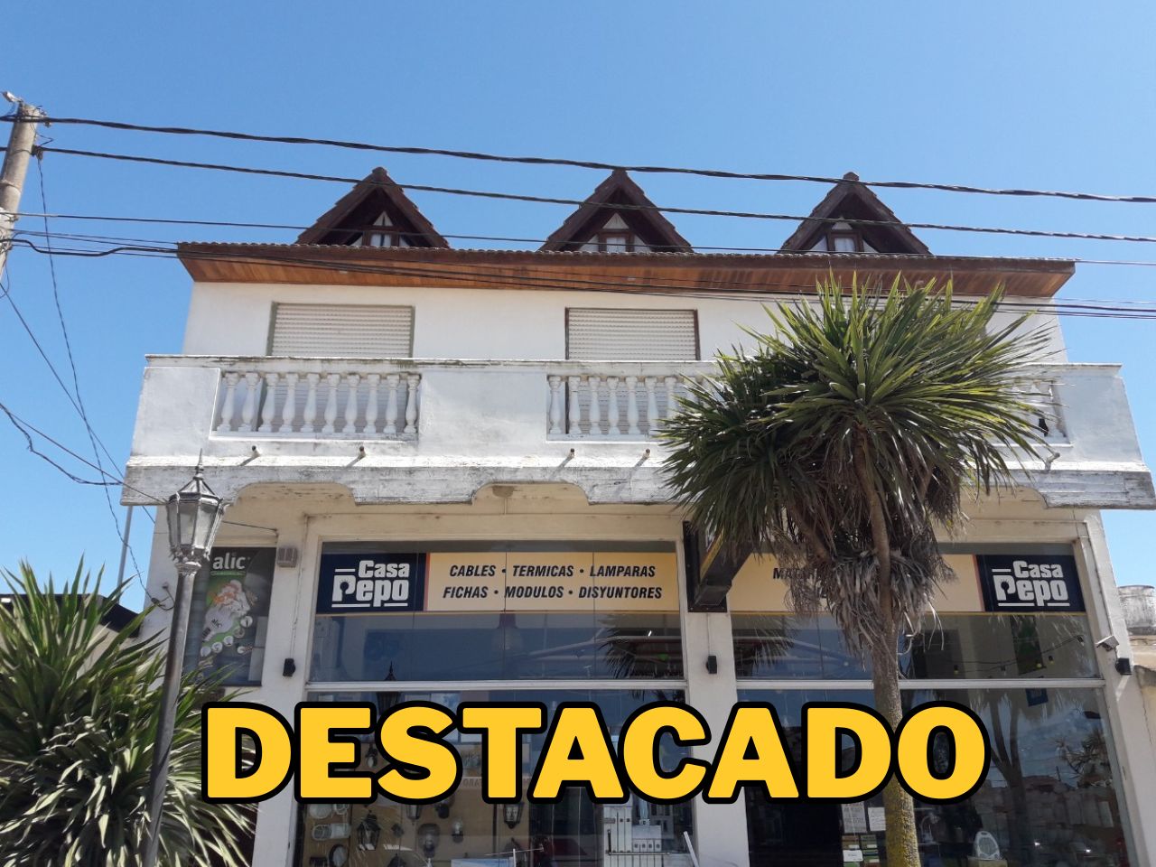 Dúplex en planta alta sobre Av. Acapulco, ideal para 4 personas foto 1