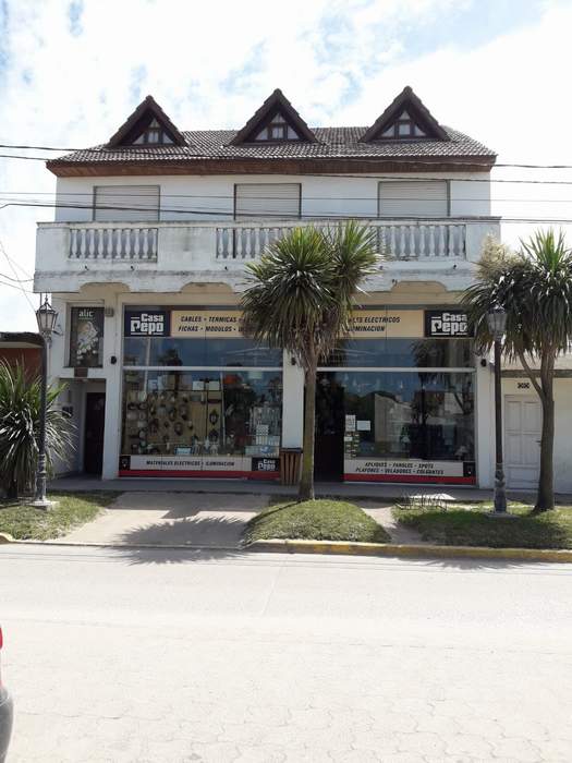 Dúplex en planta alta sobre Av. Acapulco, ideal para 4 personas miniatura 3