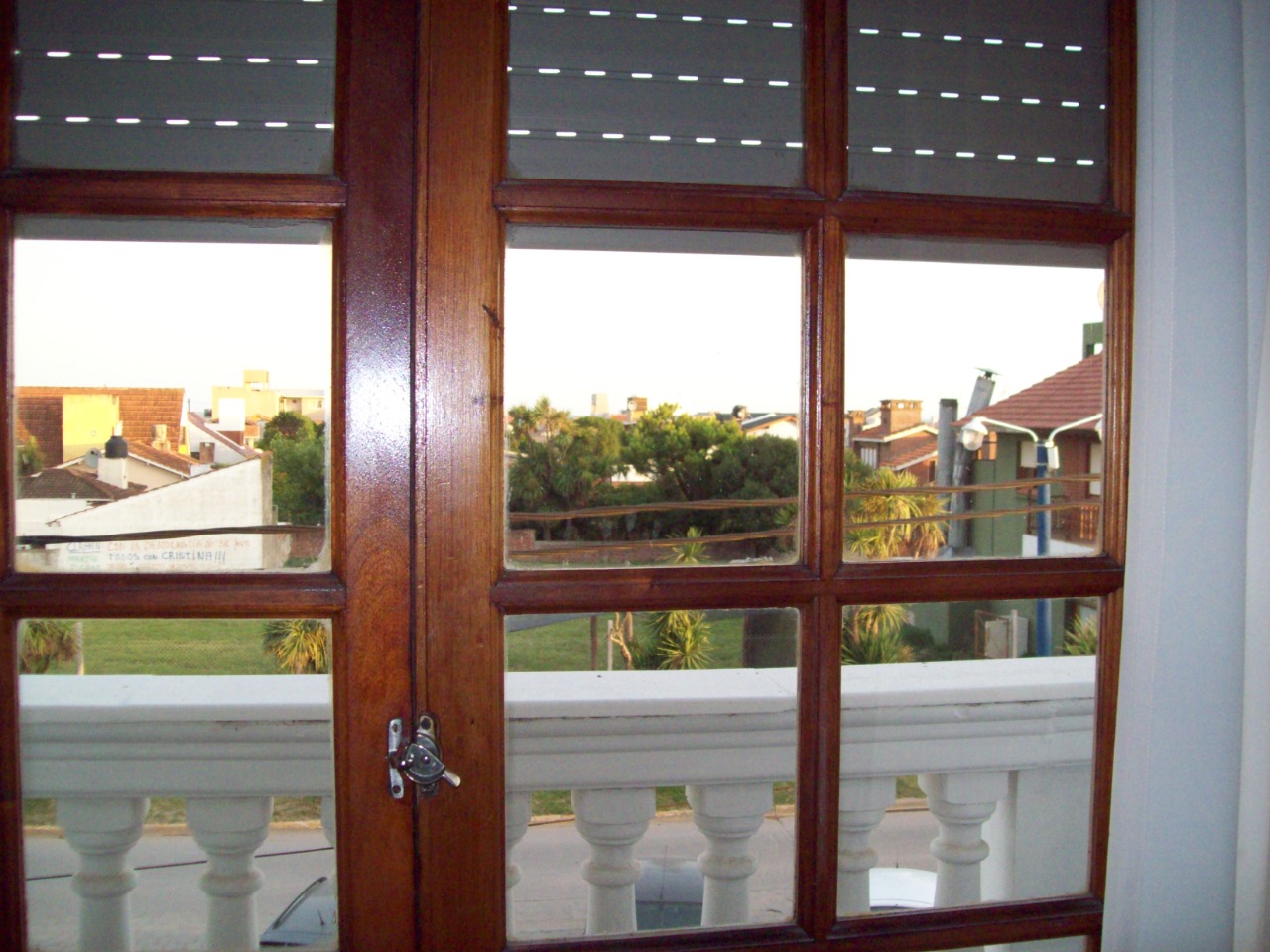 Dúplex en planta alta sobre Av. Acapulco, ideal para 4 personas miniatura 4