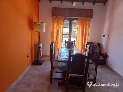 Dúplex en planta alta sobre Av. Acapulco, ideal para 4 personas foto 5
