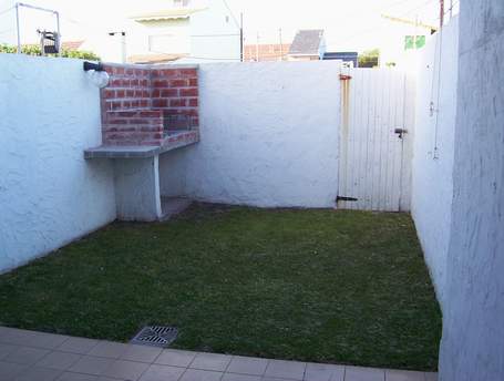 Dúplex para 6 personas con parque, parrilla y entrada para auto en Santa Clara miniatura 9