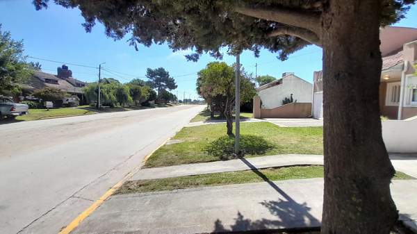 Chalet amplio para 6 personas a 3 cuadras del mar en Santa Clara miniatura 7