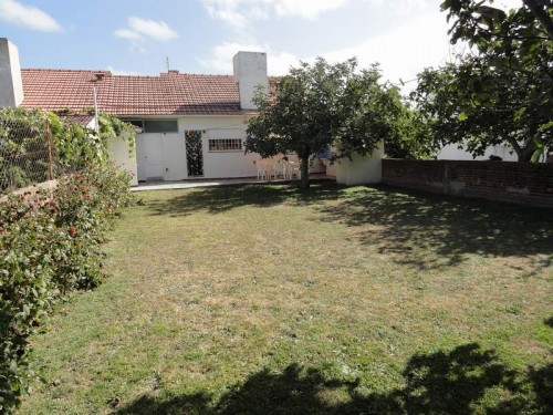 Chalet a 130 metros de la playa con parque y parrilla miniatura 3