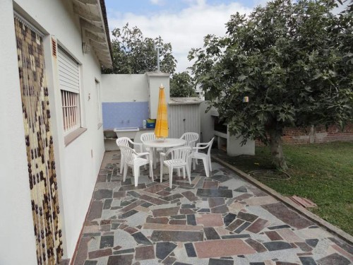 Chalet a 130 metros de la playa con parque y parrilla miniatura 7