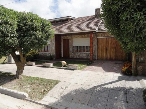 Chalet a 130 metros de la playa con parque y parrilla miniatura 8