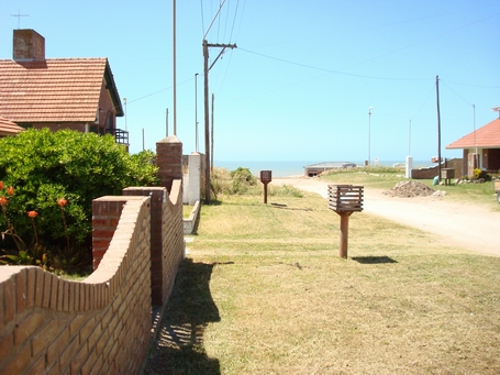Chalet para 6 personas frente al mar con parque y parrilla miniatura 4