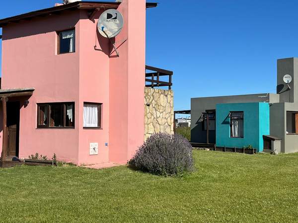 Cabaña para 3 huéspedes en Camet Norte, cómoda y equipada miniatura 3