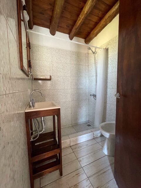 Cabaña para 3 huéspedes en Camet Norte, cómoda y equipada miniatura 9