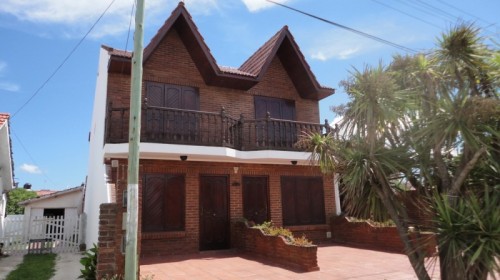 Departamento a metros del mar con vista y patio con parrilla miniatura 4