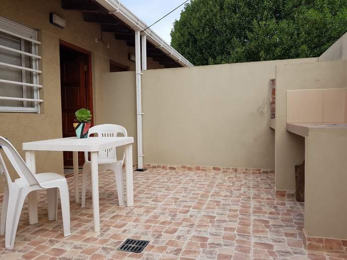 Monoambiente para 2 personas con patio y parrilla en Santa Clara del Mar miniatura 9