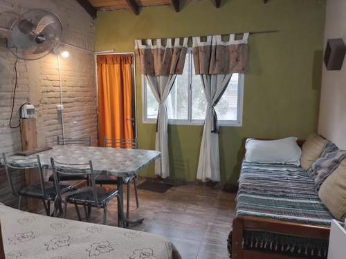 Monoambiente para 3 personas con WiFi y freezer en Santa Clara del Mar miniatura 4