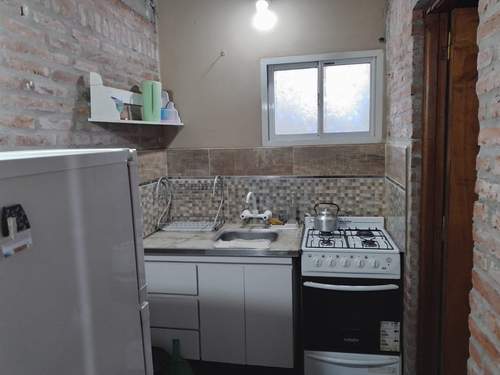 Monoambiente para 3 personas con WiFi y freezer en Santa Clara del Mar miniatura 7