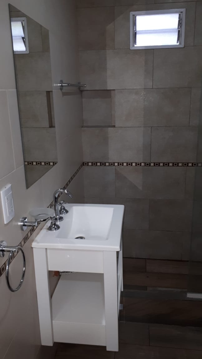 Monoambiente con patio y parrilla a 1 cuadra del mar en Santa Clara del Mar miniatura 6