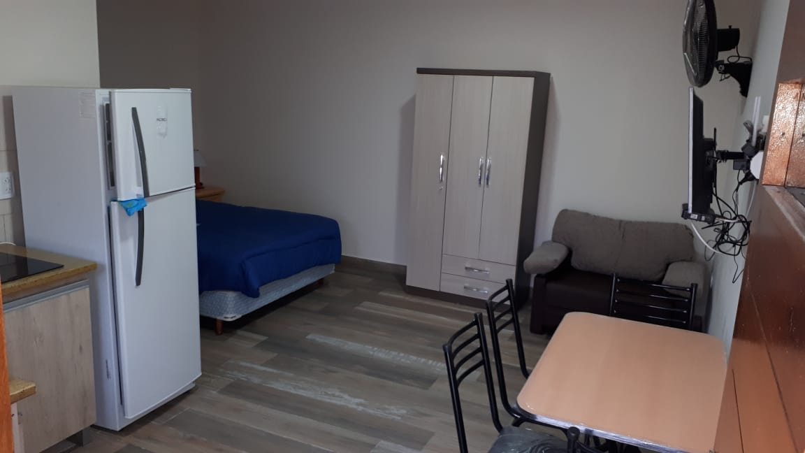 Monoambiente con patio y parrilla a 1 cuadra del mar en Santa Clara del Mar miniatura 8