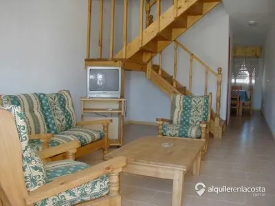 Dúplex con patio y juegos para chicos a 1 cuadra del mar en Santa Clara foto 3