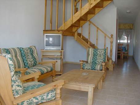 Dúplex con patio y juegos para chicos a 1 cuadra del mar en Santa Clara miniatura 3