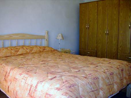 Dúplex con patio y juegos para chicos a 1 cuadra del mar en Santa Clara miniatura 5