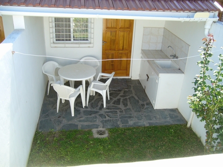 Dúplex con patio y juegos para chicos a 1 cuadra del mar en Santa Clara miniatura 6