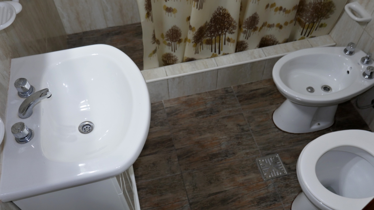 Dúplex de 2 plantas con parque, parrilla y entrada para auto en Santa Clara miniatura 7