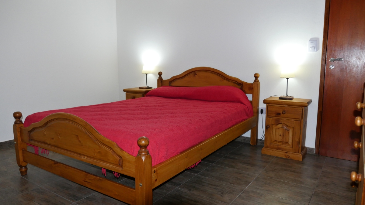 Dúplex de 2 plantas con parque, parrilla y entrada para auto en Santa Clara miniatura 8