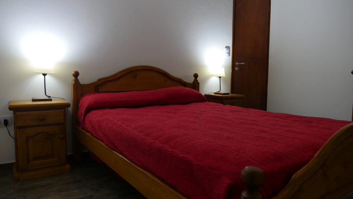 Dúplex de 2 plantas con parque, parrilla y entrada para auto en Santa Clara miniatura 10