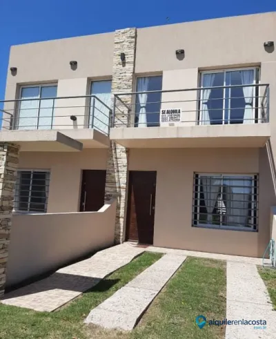 Dúplex a estrenar para 6 personas con WiFi, 2 baños y sommiers