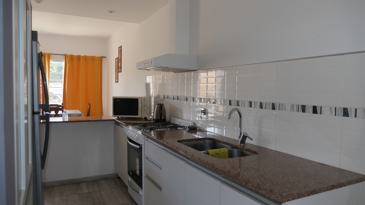 Dúplex a estrenar para 6 personas con WiFi, 2 baños y sommiers miniatura 3